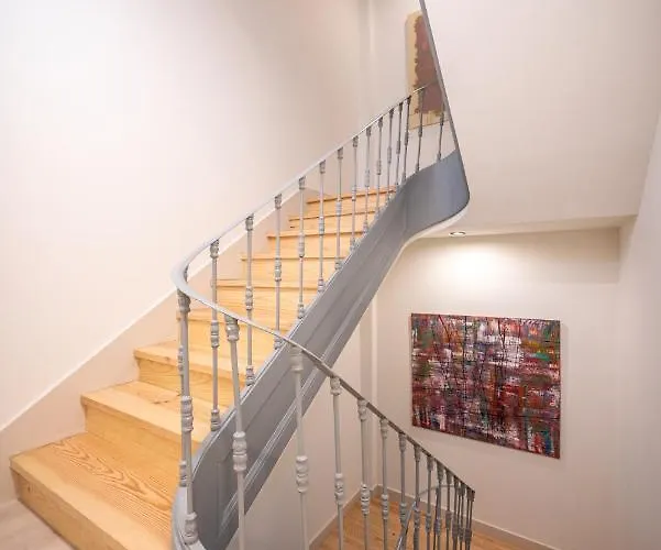 Hostel We Hate F Tourists