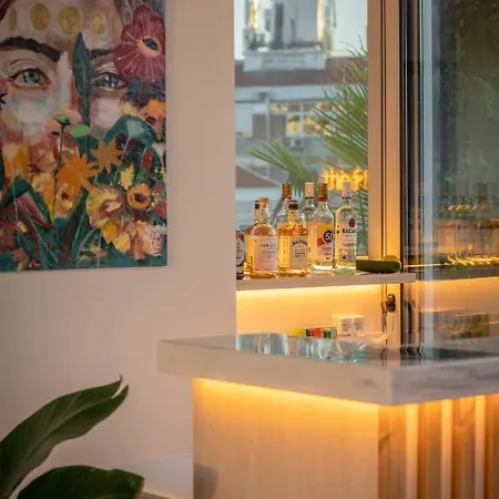 We Hate F Tourists * Lizbona